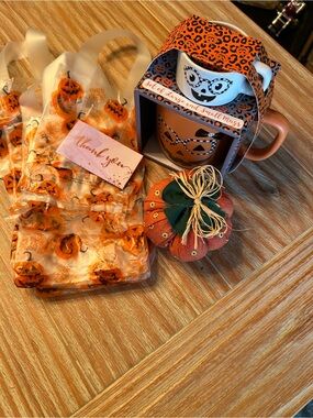 Halloween Pumpkin Mug Gift Set - Orange Ceramic Mugs